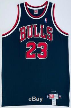 (3) Michael Jordan UDA Signed 1997-98 Nike Pro-Cut Bulls Jersey Set LE /123 JSA