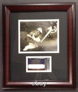 Hank Aaron Signed Framed 09 Razor Sports Icons Auto 6/50 Beckett Original Photo
